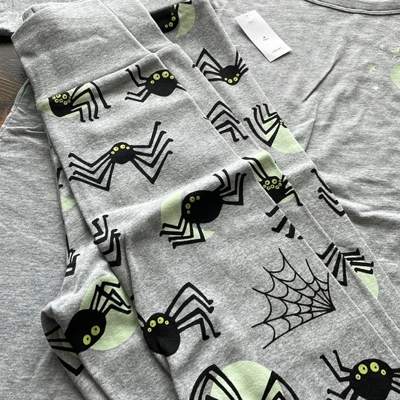Old Navy Spider Halloween Pajamas - Picture 4 of 5